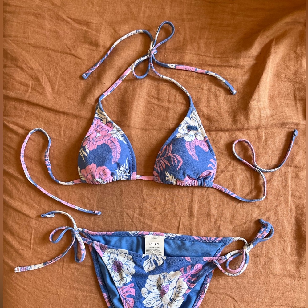Roxy Womens - Hollow Trees Tiki Tri Bikini Top - size M
